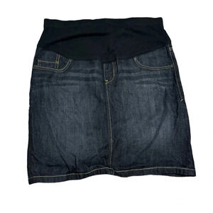 Old navy maternity skirt size is‎ 4